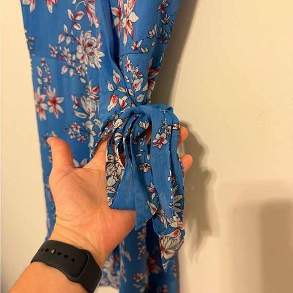 2/$30 Banana Republic - Blue Floral Mini Short Sleeve Wrap Dress - Picture 6 of 10